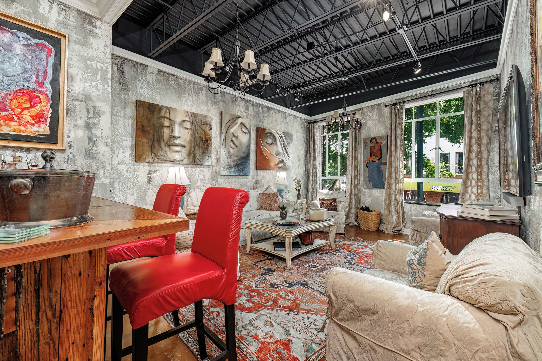 电视、DVD 播放器、书、影片库