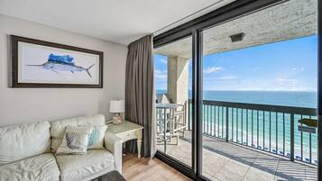 Smart-TV, Videospiele, Netflix, DVD-Player