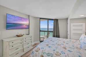 2 habitaciones, tabla de planchar con plancha y cuna de viaje 