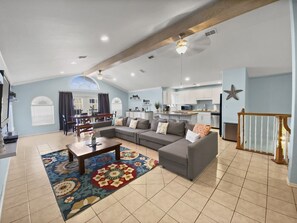 Smart TV, video games, DVD player, books - Gorgeous townhome Walk 2 BEACH, Shops and restaurants! SLEEPS 16+ (South Padre Island)