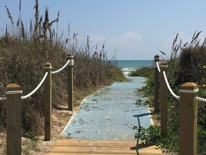 Beach nearby - Guest Fav 3Bed 2.5 Bath Walk to beach! (South Padre Island)