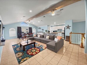 Smart TV, offices - Guest Fav 3Bed 2.5 Bath Walk to beach! (South Padre Island)