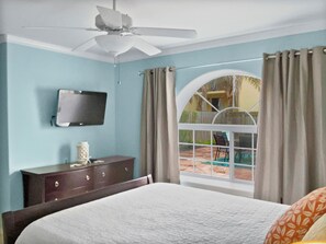 3 bedrooms, iron/ironing board, free WiFi, bed sheets - Gorgeous townhome Walk 2 BEACH, Shops and restaurants! SLEEPS 16+ (South Padre Island)