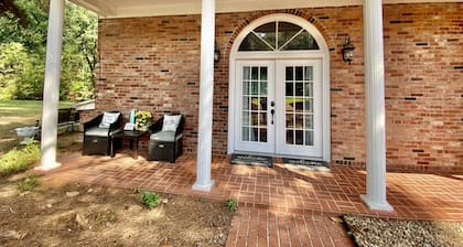 Your Creekside Villa Experience: Relax and Refresh. Brookhill Ranch Area!