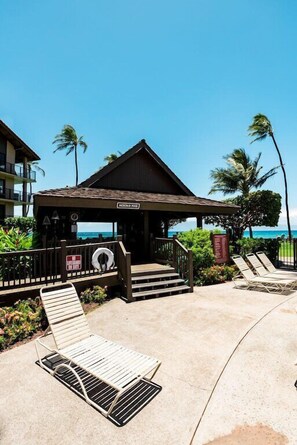 Terrace/patio - BRING THE FAMILY!!  January Specials (Lahaina)