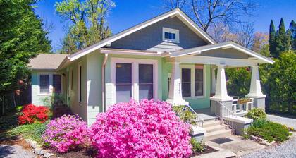Bramley House: 3 Blk. Walk to DWTN Hendersonville-Lovingly Restored