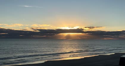 Breath Taking Oceanfront Penthouse Condo 1 Bed 1 Bath Sleeps 4