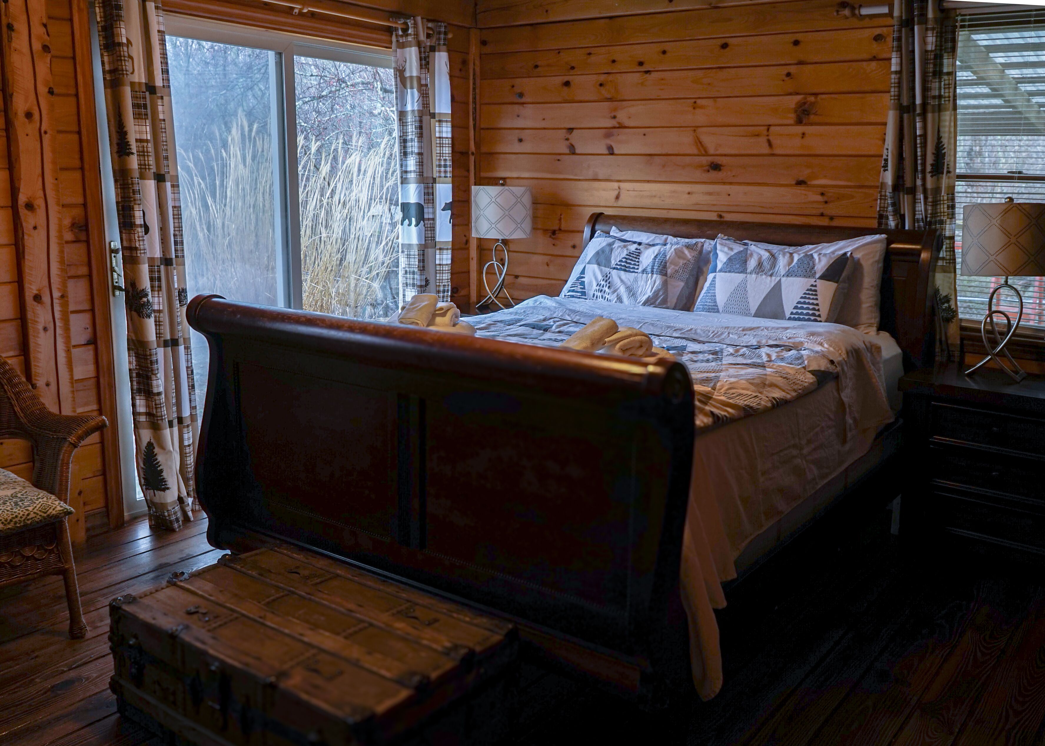 3 bedrooms, iron/ironing board, free WiFi, bed sheets