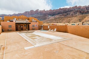 Bañera de hidromasaje al aire libre