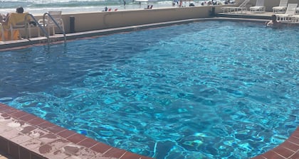 Beautiful Spacious, No Drive Beach, 3B/2B, Ocean View, Pets OK! Oceanfront Pool