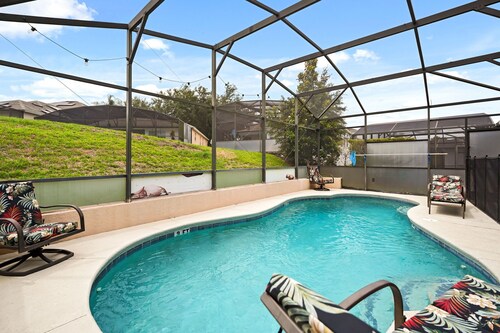 4BR Villa Private Pool and Game Room near Disney
