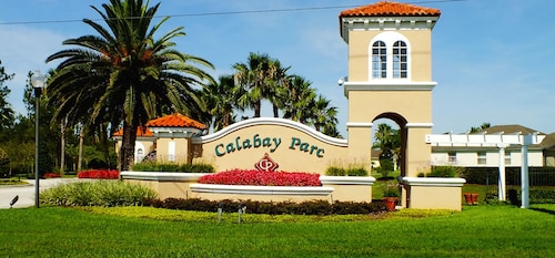 UPSCALE Kaikki uudet rozenFrozen & Star Wars Rms🏰DISNEY THEMED🏄🏻‍♂️Private Pool🏓Pelaa Rm w / A. C