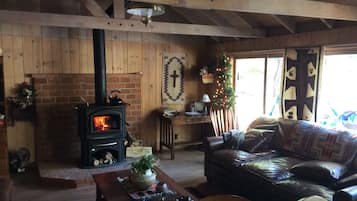 TV, fireplace, DVD player