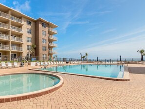 Piscine extérieure, piscine chauffée