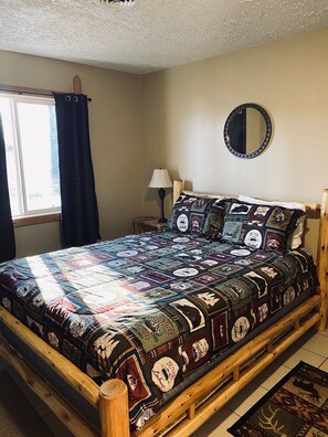 3 chambres, fer et planche à repasser, Wi-Fi gratuit, draps fournis