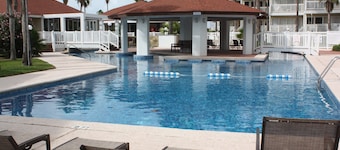 Spacious, very close to the beach 0. 16 Miles