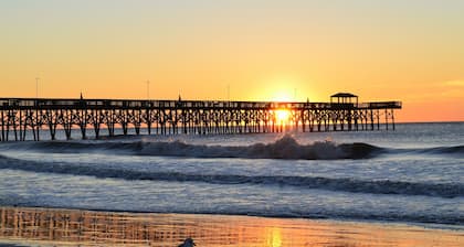 ❤️Stunning Ocean Front 2BD/2BA, in Heart of Myrtle Beach New 50” Smart TV