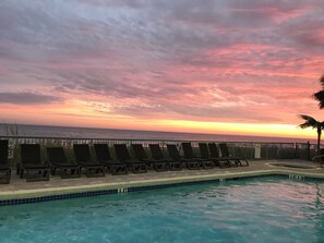 Indoor pool, outdoor pool - ❤️Stunning Ocean Front 2BD/2BA, in Heart of Myrtle Beach New 50” Smart TV (Myrtle Beach)