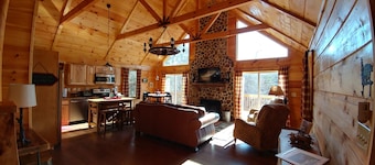 Peaceful Dog-Friendly Cabin - Lakes & River Access