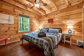 3 habitaciones, escritorio, tabla de planchar con plancha y wifi gratis 