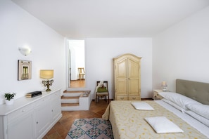 4 Schlafzimmer, Bügeleisen/Bügelbrett, kostenloses WLAN, Bettwäsche