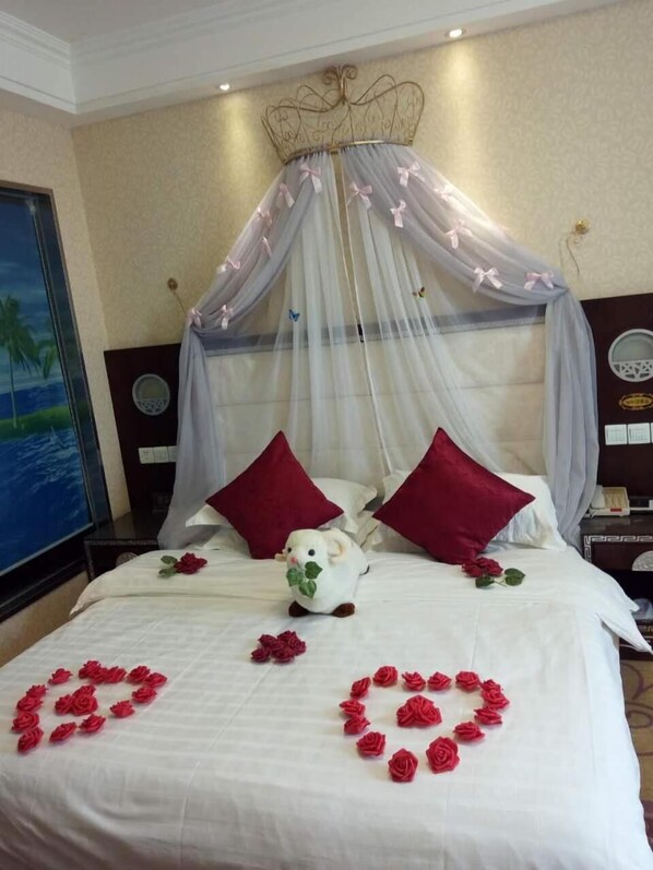 Minibar, in-room safe, desk, blackout drapes