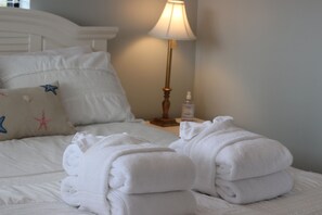 1 dormitorio, tabla de planchar con plancha, cuna de viaje y wifi