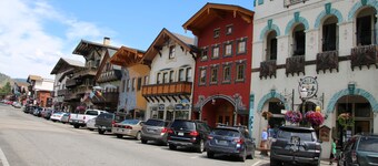 Heart Of Downtown Leavenworth - Newly Renovated - Steps Away From Everything!