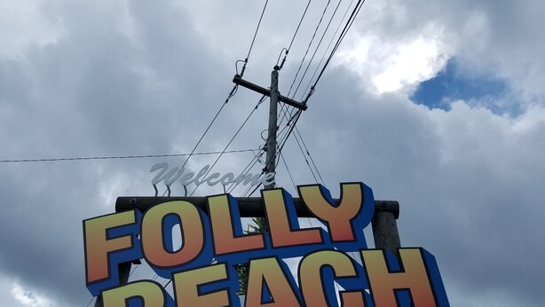 A colorful welcome sign for FOLLY BEACH. - Beach/Pier/Restaurants/Shopping/Outstanding Location...100yards to All! Parking  (Folly Beach)