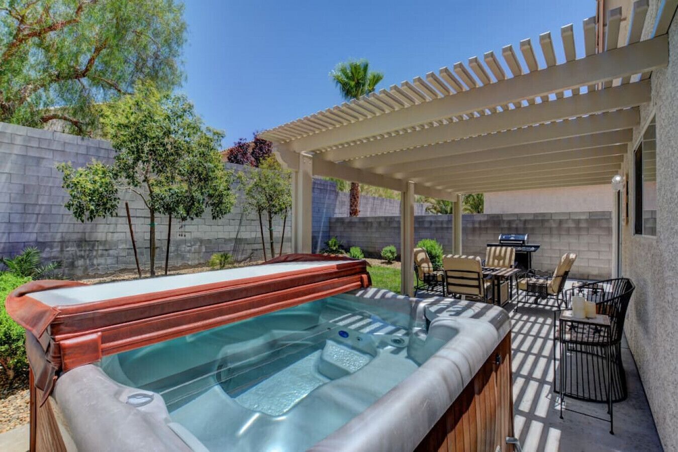PERCEVAL · Charming-Spacious•PrivateHome•Fab Yard w/Jacuzzi