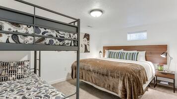 4 bedrooms, desk, iron/ironing board, travel crib