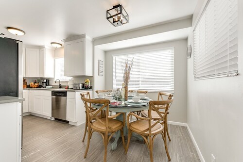 Hot Tub, Foosball, SALT LAKE CITY, BBQ, CLEAN, sopimukset lähellä