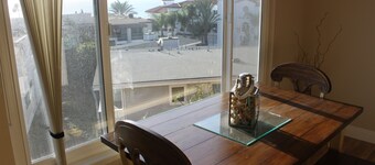 PACIFIC PARADISE 49 steps to beach Stunning View!  