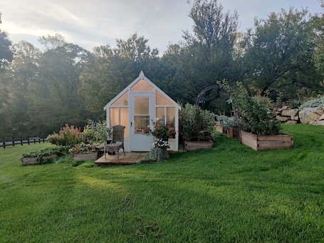 Esterni. Solid Rock Homestead Guest House