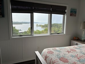 2 bedrooms, iron/ironing board, travel cot, free WiFi