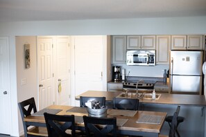 Private kitchen/dining