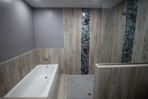 Hair dryer, towels - Lighthouse 910 - Perfect Spot in the Middle of the Building (Gulf Shores)
