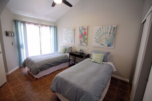 2 bedrooms, iron/ironing board, free WiFi, bed sheets