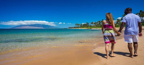 Beach nearby, sun-loungers, beach towels