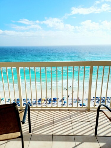 Highrise Oceanview Condominium on Pelican Beach