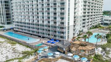 Piscina coperta, una piscina riscaldata