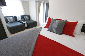 時尚四人房, 城市景觀 | 書桌、筆電工作空間、免費無線上網、床單