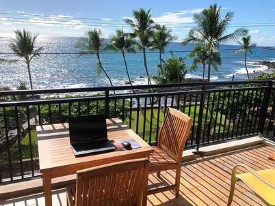 Kona Alii  306 Oceanfront Corner Condo, Amazing View in the Heart of Kona