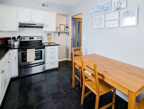 Fridge, microwave, stovetop, dishwasher