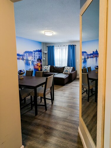 Mukava ja viihtyisä duplex lähellä kaikkea KC: ssä!