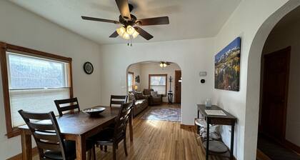 Päivitetty käsityöläis-tyylinen koti historiallisen Old Coloradon alueen sydämessä