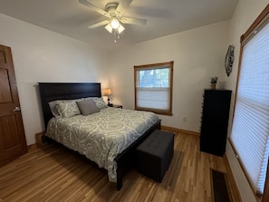 2 bedrooms, iron/ironing board, travel cot, free WiFi