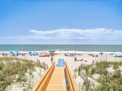 Canal House 2 short blocks to the beach with beach access!