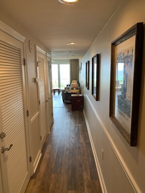 Interior - Beautiful views in the Hart of Destin (Valparaiso)