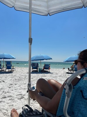 On the beach - Beautiful views in the Hart of Destin (Valparaiso)